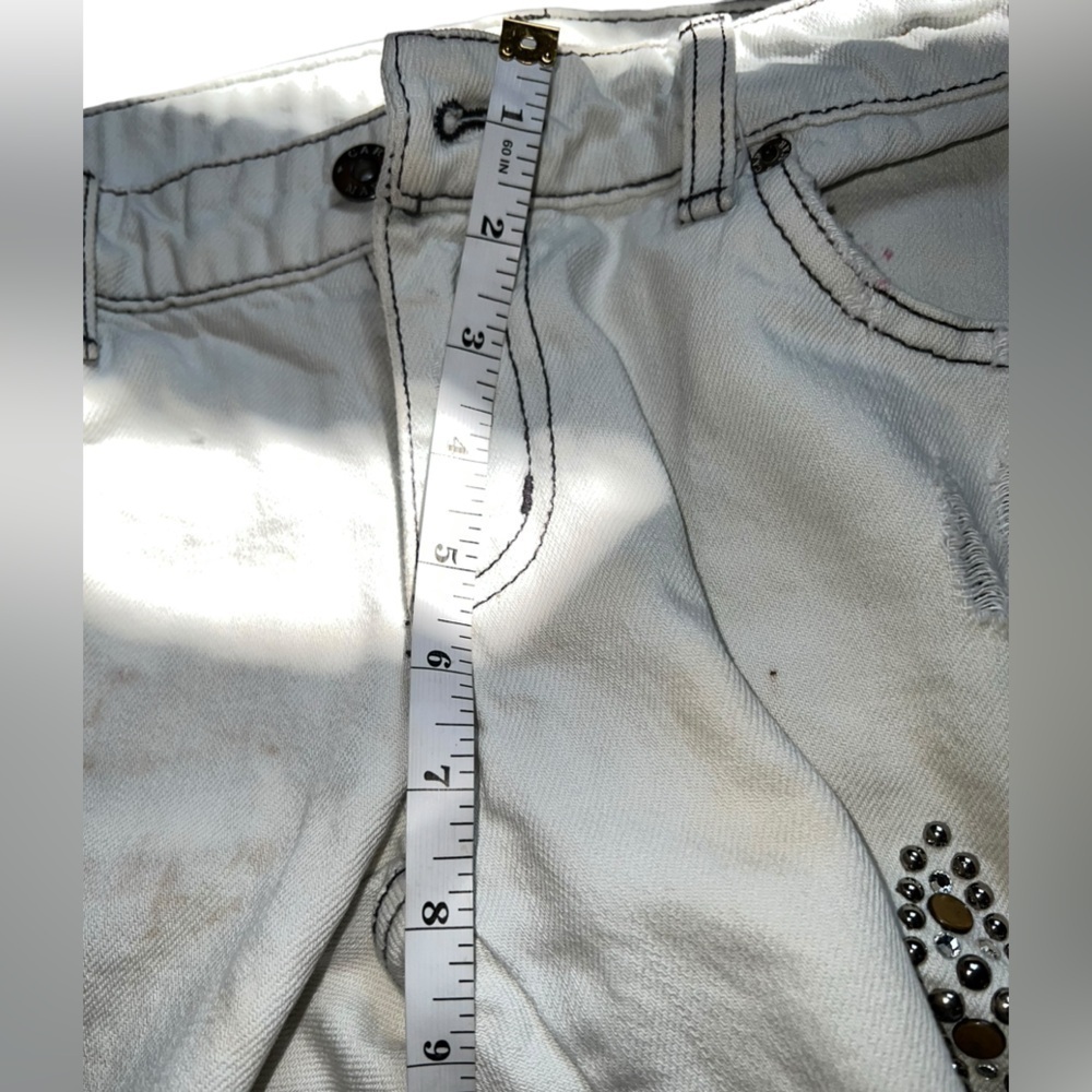 Carmar LF Low Rise White Jeans – Studded Fleur de Lis – Size 27 - Picture 8 of 8